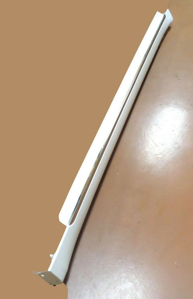2008-2012 Chevrolet Malibu Exterior Rocker Panel Molding Passenger White Olympic
