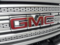 New Front Grille Quicksilver Metallic Surround GMC Logo Red 2015-2020 GMC Canyon